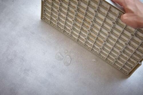 ただ滴る水が多すぎると床が濡れることも…… イメージ