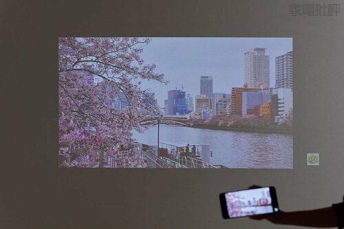 Google TVのキャスト機能で簡単にスマホ画面を投影可能 モバイルプロジェクターおすすめ イメージ