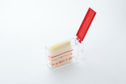 なんとスライスチーズ入れに!