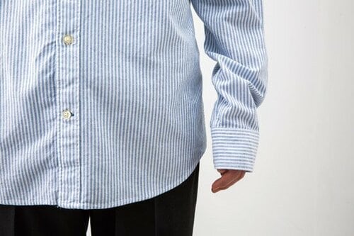 C評価: 【C評価】大きすぎるGAP米国映画の“パパ”のシャツ イメージ4