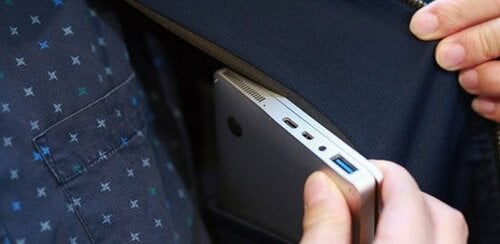 超小型ノートPC GPD Pocketはポケットに入れて持ち運べます