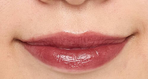 青み肌に使用 口紅おすすめ イメージ