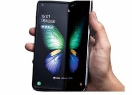 20万円の折りたたみスマホ！ サムスンのGalaxy Foldの実力は？【スペック編】｜『MONOQLO』が試しました