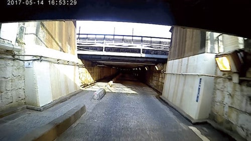 4位: [総合35点]値段なりに画質は落ちますが動画はなめらかでコスパ十分 イメージ4