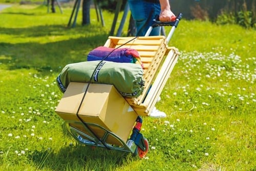 悪路に強いキャリーはたたんで積めるトラスコが◎ イメージ