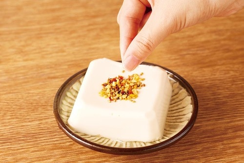 真誠「焦がしニンニク5種の素材ブレンド薬味ごま」 イメージ3