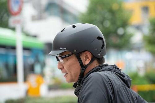 カジュアルな服装に合い汎用性が高い「BERN」 ロードバイク用ヘルメットおすすめ イメージ2