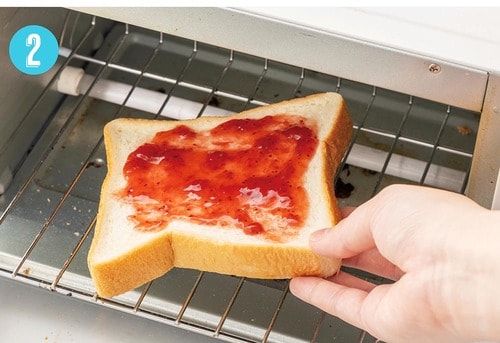 STEP2:塗ったらトースト 食パンの冷凍保存方法おすすめ イメージ