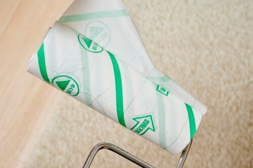 弱粘着と強粘着でフローリングにも使えるマルチなタイプ 粘着クリーナーおすすめ イメージ2