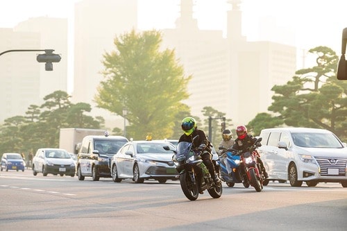 バイクブーム再燃でインカムが爆売れ! イメージ