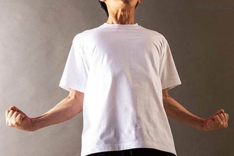 これが正解。究極の“白Tシャツ”がセール中！｜Amazonプライム
