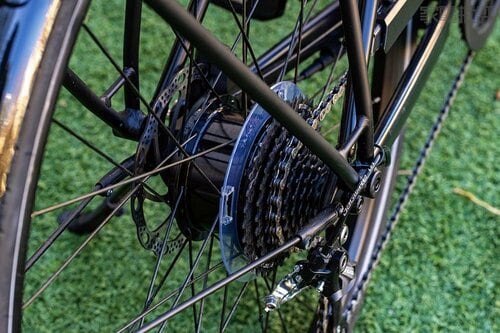 【アシスト】後輪駆動はややラグありも上り坂もパワフルに進む e-bikeおすすめ イメージ