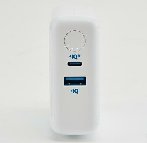 2in1で軽量化! Anker「PowerCore III Fusion 5000」