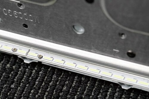 違いはまだありました バックライトの方式にも差が! イメージ2