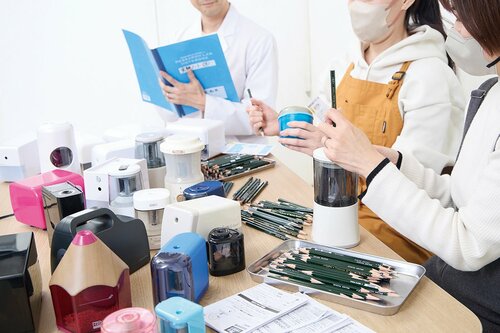実際に「鉛筆100本以上を削って」検証しました！ 電動鉛筆削りおすすめ イメージ