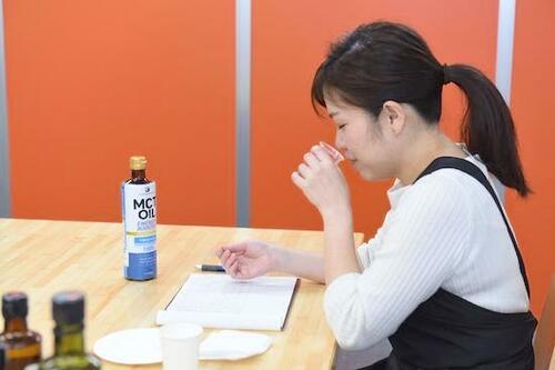 香りにクセがなく使いやすい MCTオイルおすすめ イメージ