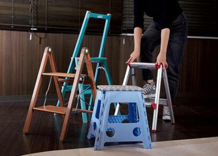 折りたためて便利！ 「踏み台」おすすめ3選｜女性誌『LDK』がテスト【キッチン収納】