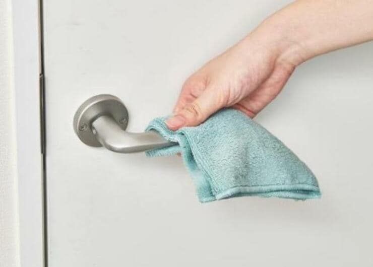 【手垢】家中の黄ばみはアルカリ電解水＋優秀クロスでスッキリ｜『LDK』が紹介