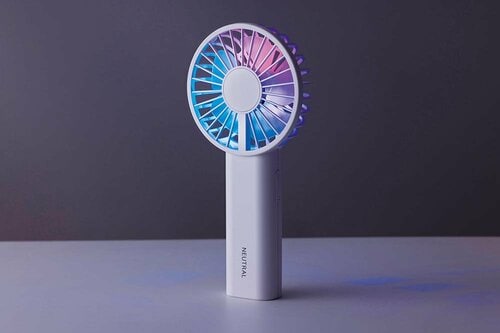 7色イルミネーションが光る