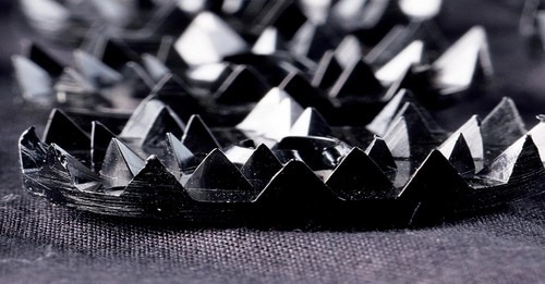 鋭いトゲが「痛い」から「ポカポカ」に変わる シャクティマットおすすめ イメージ