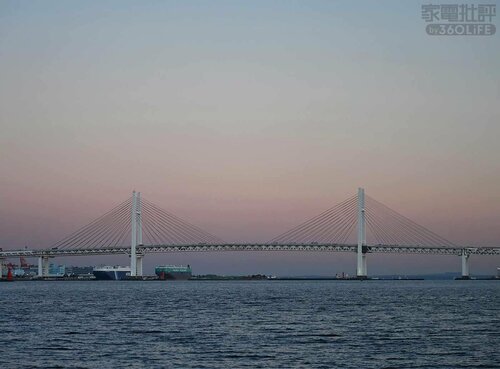 オートWB:日陰や寒色環境で青みが強く出ることもある フルサイズミラーレスカメラおすすめ イメージ2