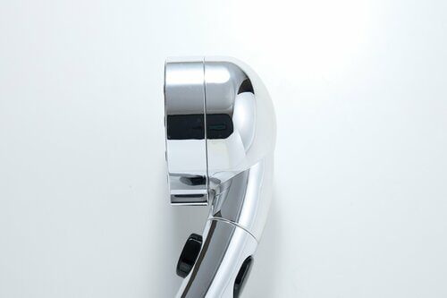 ヘッドは厚みがあり重め 節水シャワーヘッドおすすめ イメージ