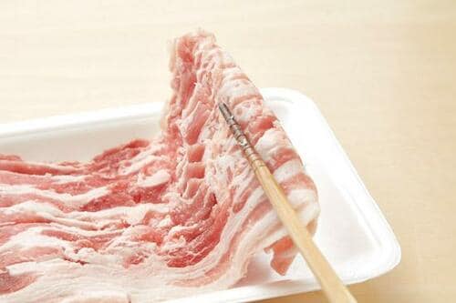 薄切り肉・刺身解凍には時間がかかって肉は全体的に固さが残る