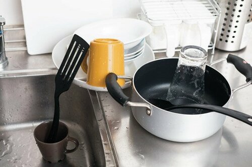 ［キッチン］クルクル巻ける画期的な水切りラック イメージ