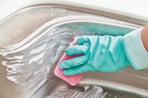 3：汚れが溜まるシンクの角は念入りに イメージ