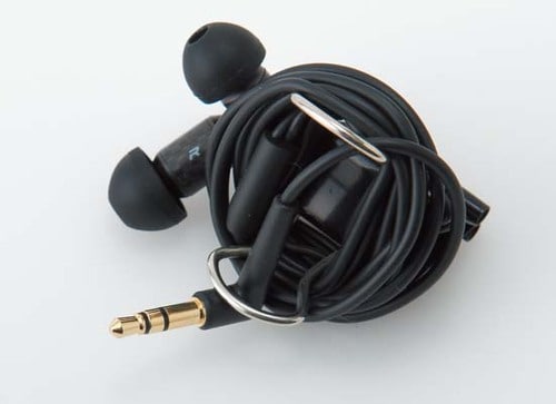 日用品や事務用品ですぐデキる！ ケーブル収納・整理の0円アイデア イメージ