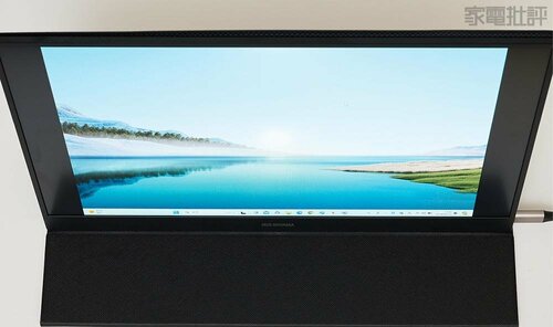 視野角は良好!斜めからも上からもOK! モバイルモニターおすすめ イメージ2