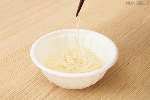 滑りやすいそうめんもOK カワイ「FIT 手にぴったりあうおはし」おすすめ イメージ