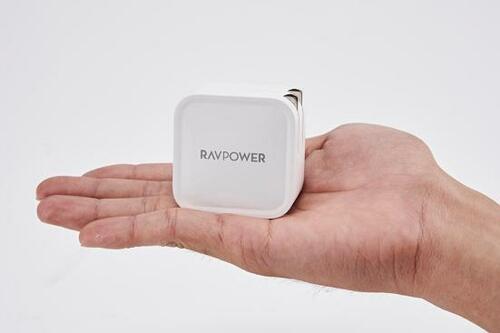 世界最小&最軽量!「RAVPowerUSB-C 61W」