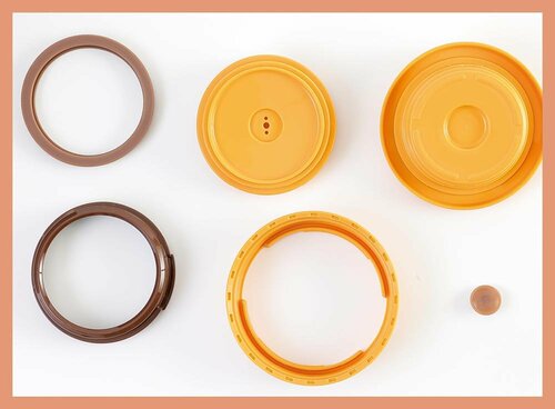 タンブラー風で持ちやすいけれど、ふたパーツが多い スープジャーおすすめ イメージ