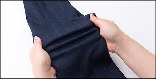 伸縮性があるのに高見えする生地 ジャージースーツおすすめ イメージ