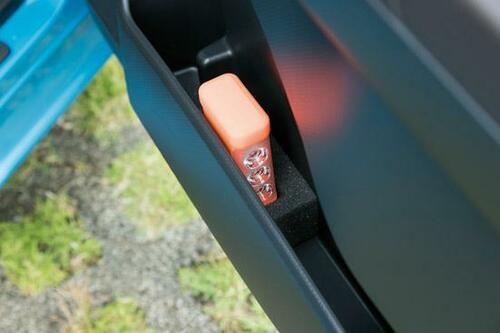 ①トラブルを早急に周知する 高輝度LED「緊急点滅信号灯」 イメージ3