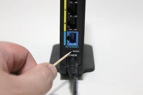 なんか遅くなったと感じたらルータをリセットしてみましょう