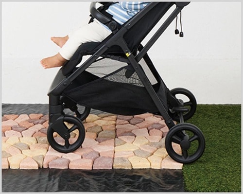 段差もデコボコ道もスイスイ！ B型ベビーカーおすすめ イメージ2