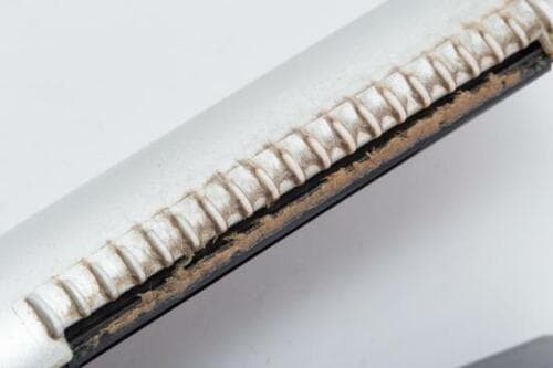 掃除ワザ3：固まったスタイリング剤は楊枝＋重曹でオフ！ イメージ3