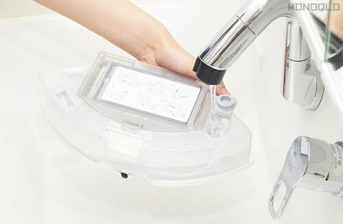 タンクに水を入れる 安いロボット掃除機おすすめ イメージ