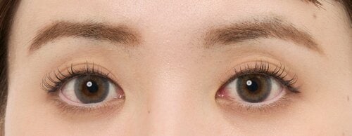 <!--td {border: 1px solid #cccccc;}br {mso-data-placement:same-cell;}--> じゅわっとしたフチが自然 グレーカラコンおすすめ イメージ