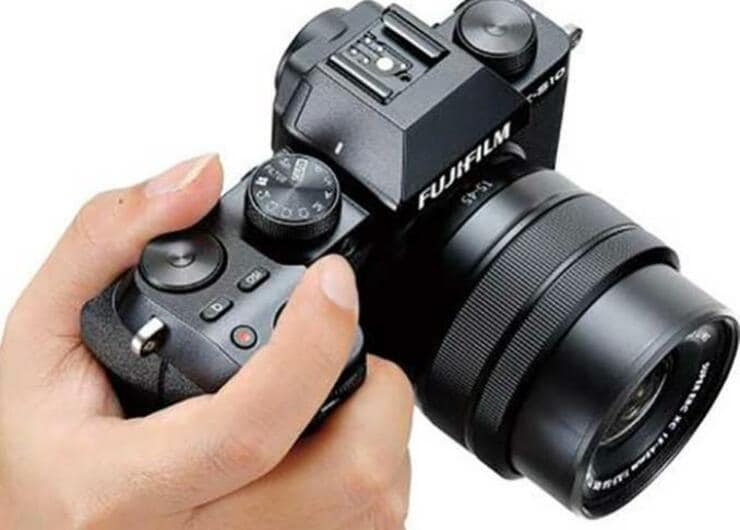 予算約10万円のおすすめ一眼！ 画質と性能欲張り派に富士フイルム｜『家電批評』が検証