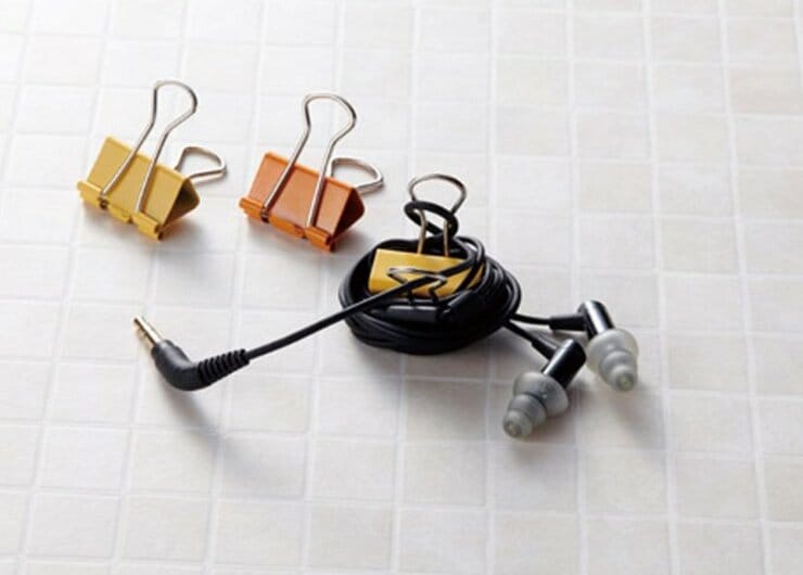 「もうほどくのイヤー!」 こんがらがるコードの意外な解決ワザ