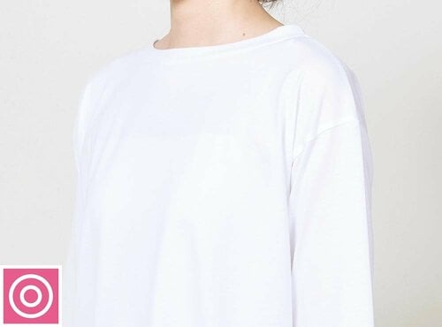 デザイン：ボートネックが女性らしい 無印良品ファッション　おすすめ イメージ
