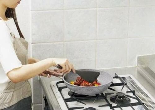 3層タイプで使いやすい「東洋アルミのはがせる透明シート」 イメージ2