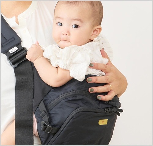 背中を手で支えるのが必須！ 抱っこ紐おすすめ イメージ