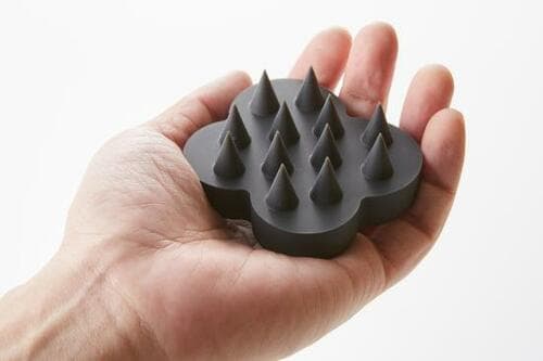 uka:ウカ スカルプブラシ ケンザン:ヘアケアグッズ