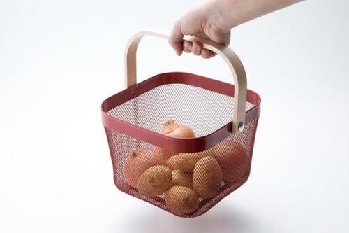 常温保存の根菜類はバスケットにガサッとひとまとめ イメージ3