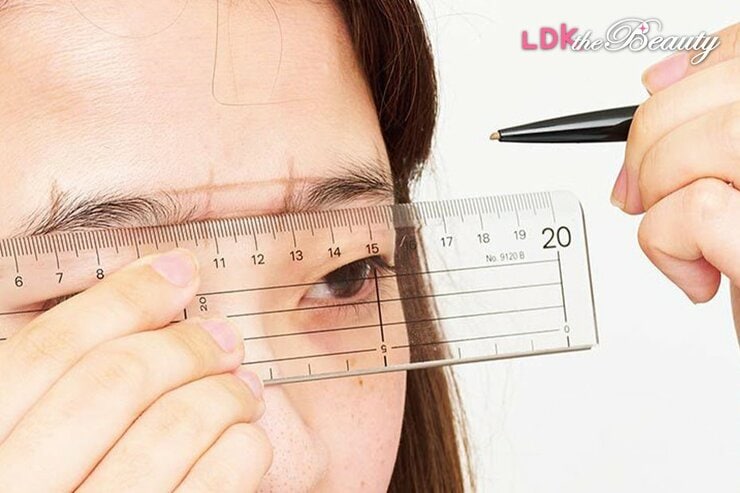「眉の手入れは自己流」今すぐやめて！黄金比眉ガイドの引き方をLDKが公開