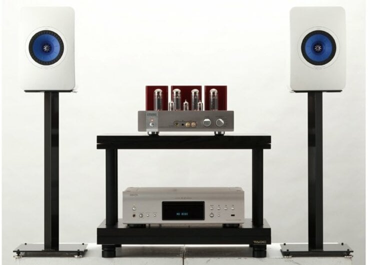 本当に？ スピーカーは「台」を変えると間違いなく音質アップするんです